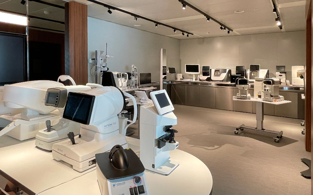 Ontdek de EssilorLuxottica Showroom
